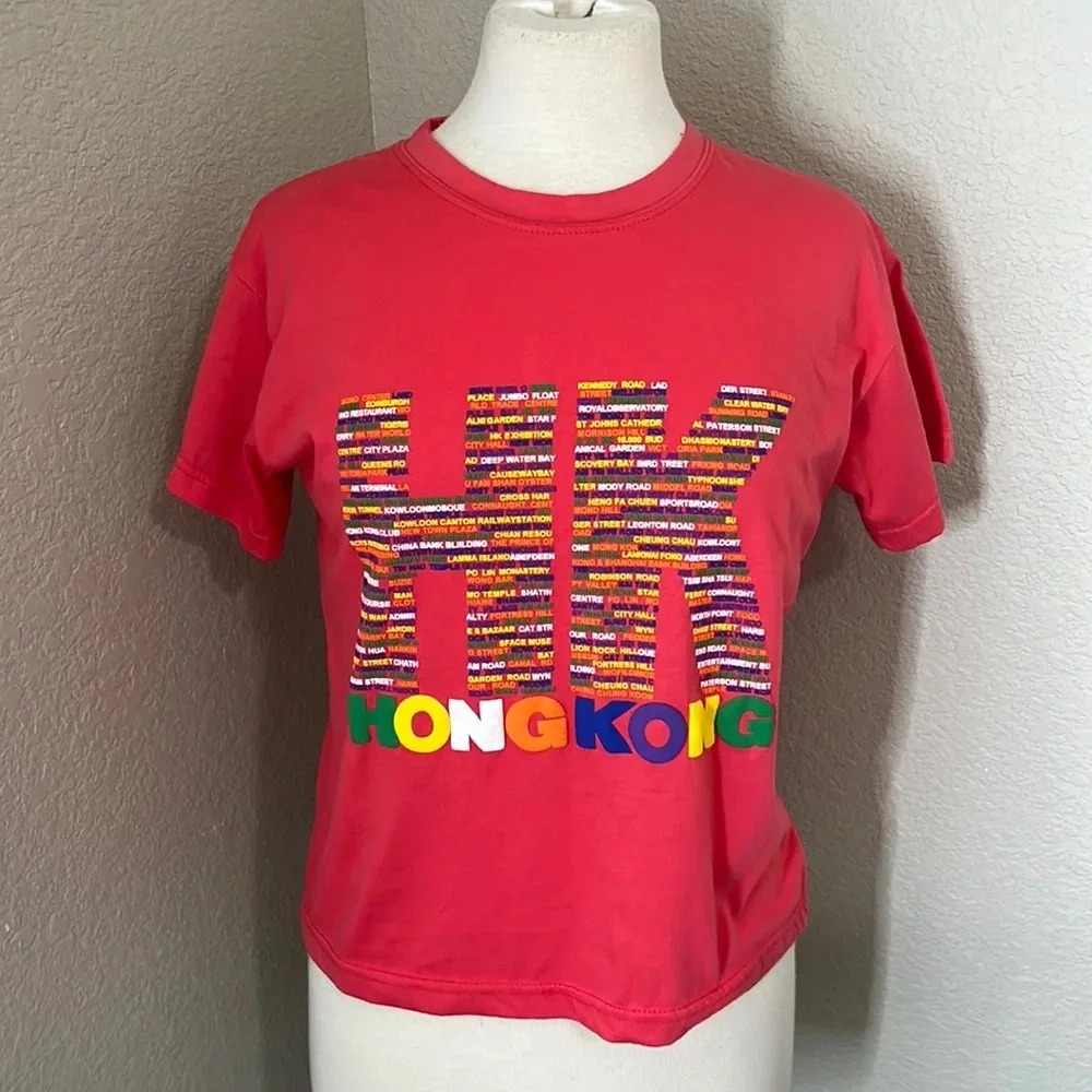 red hong kong graphic crop tee